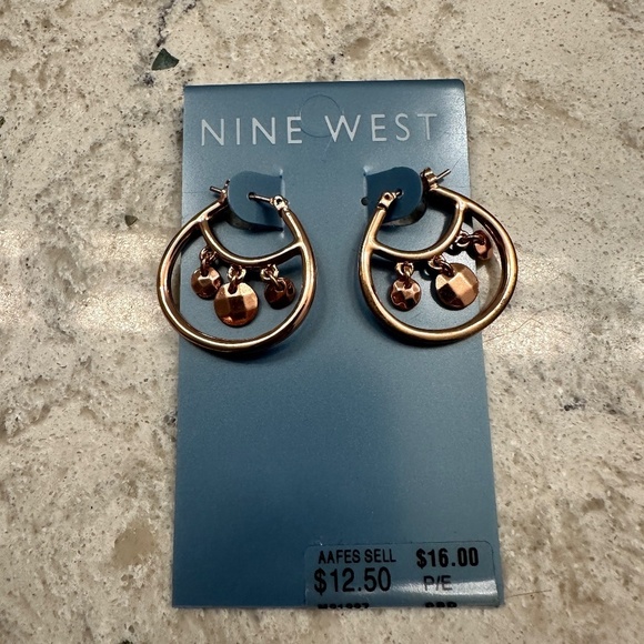 New Nine West Rose gold‎ color earrings - Picture 2 of 4